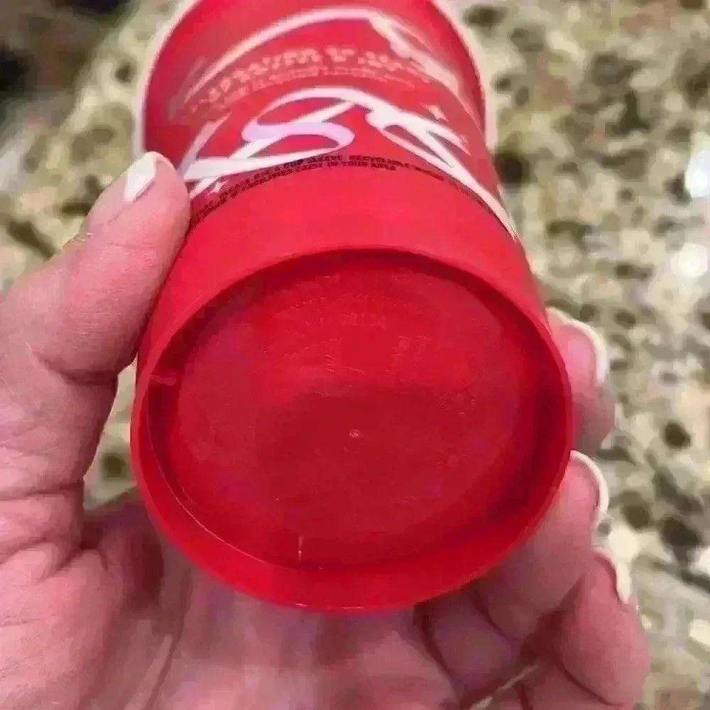 Starbucks cup Red - Picture 4 of 5